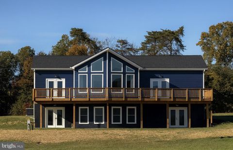 Homes For Sale - 4 Lee Drive<br/> Warren County, LINDEN, VA 22642