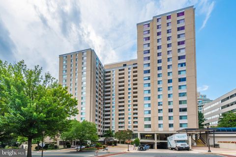 Photo of 4601 N PARK AVE #611-L, CHEVY CHASE, MD 20815 (MLS # MDMC2101968)