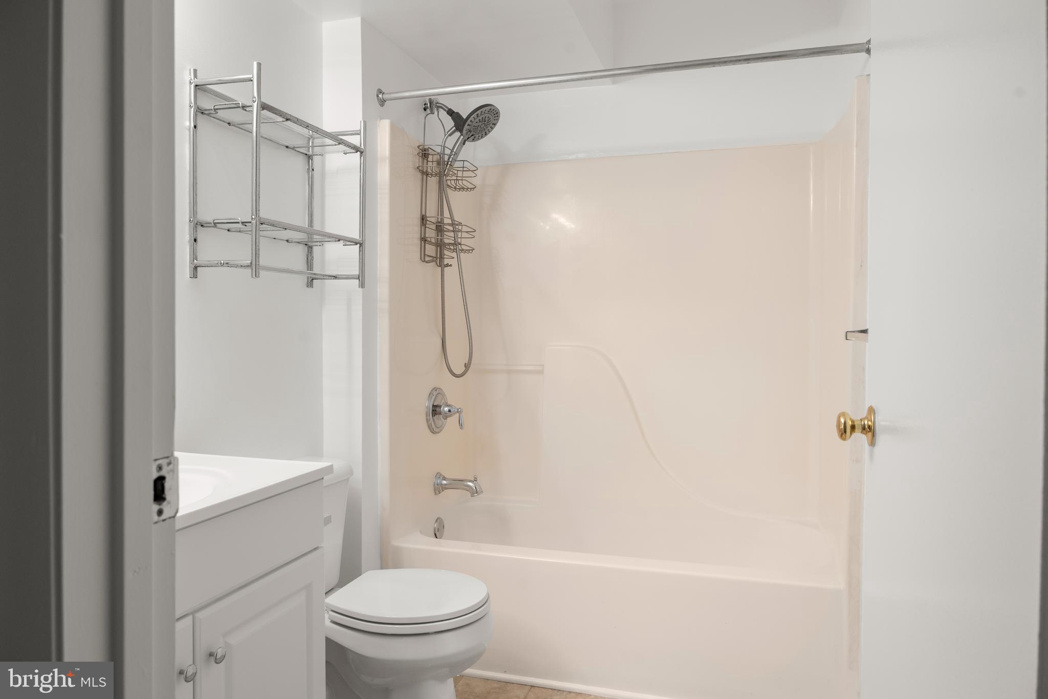 ANNAPOLIS OVERLOOK - Residential Lease