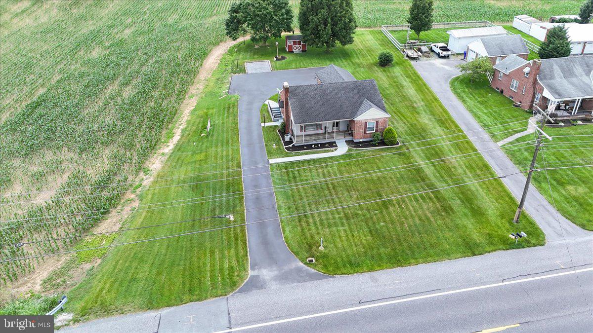 890 BUCHANAN TRAIL EAST