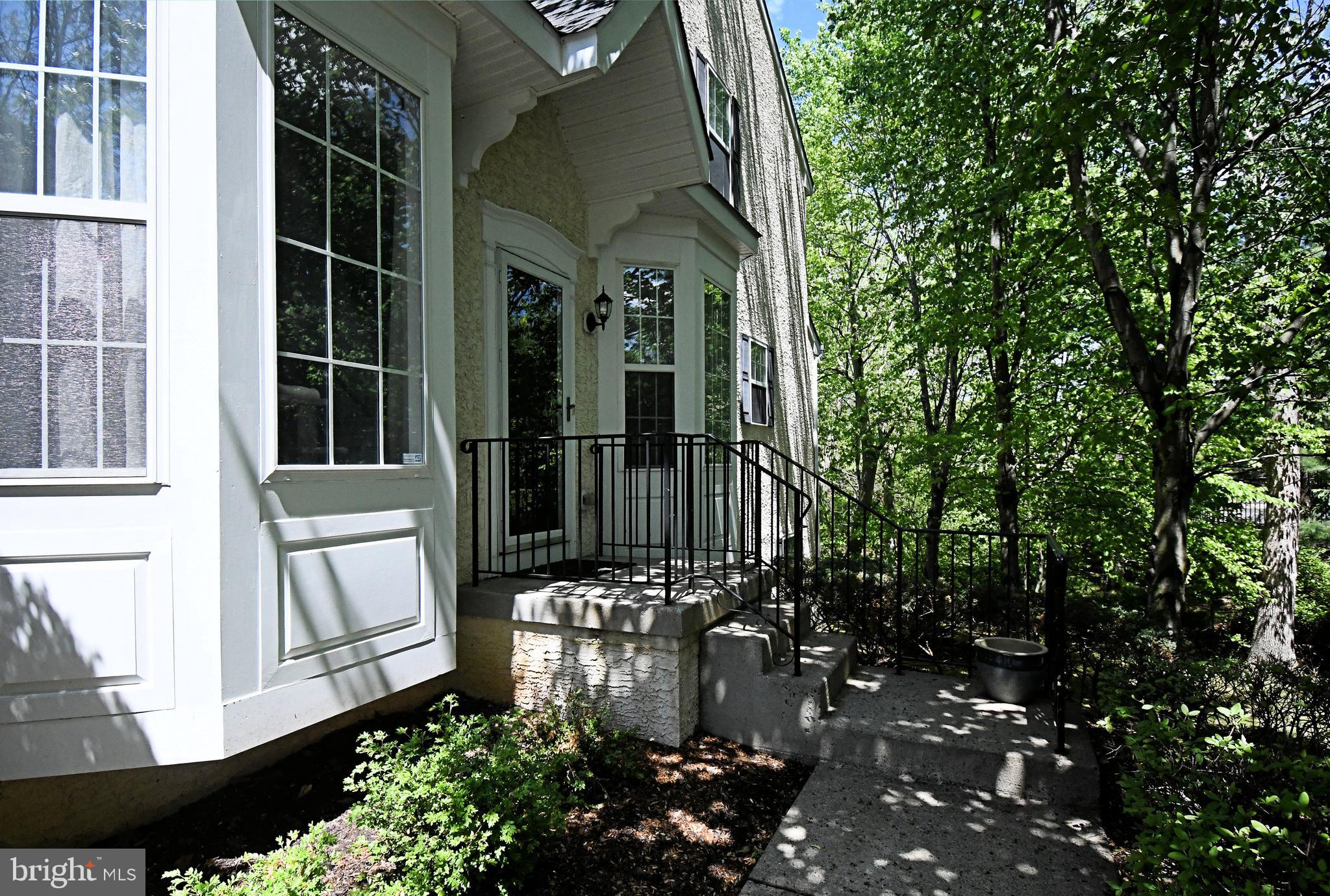 2 LONGVIEW LANE
