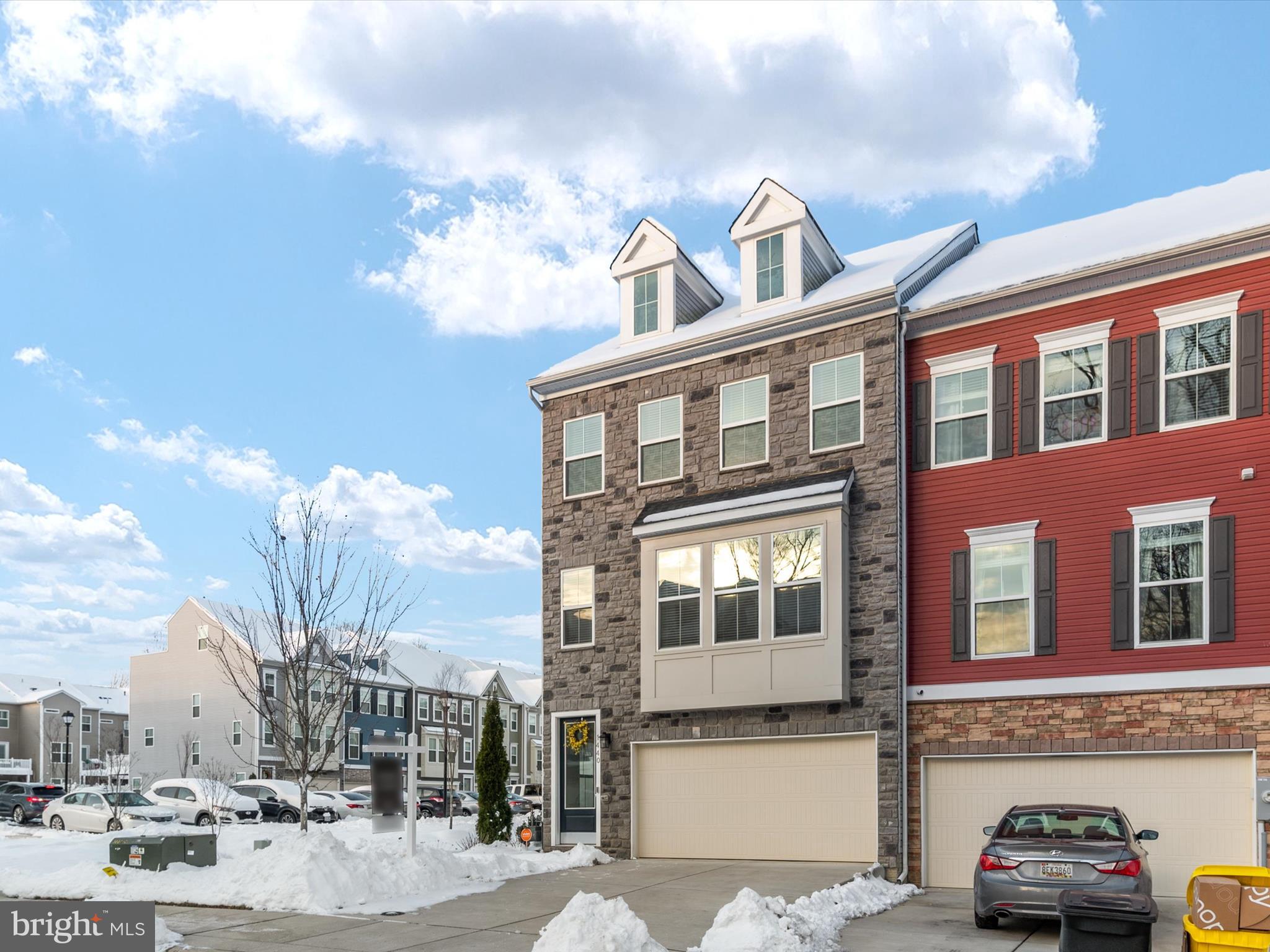 1440 HONEYLOCUST DRIVE