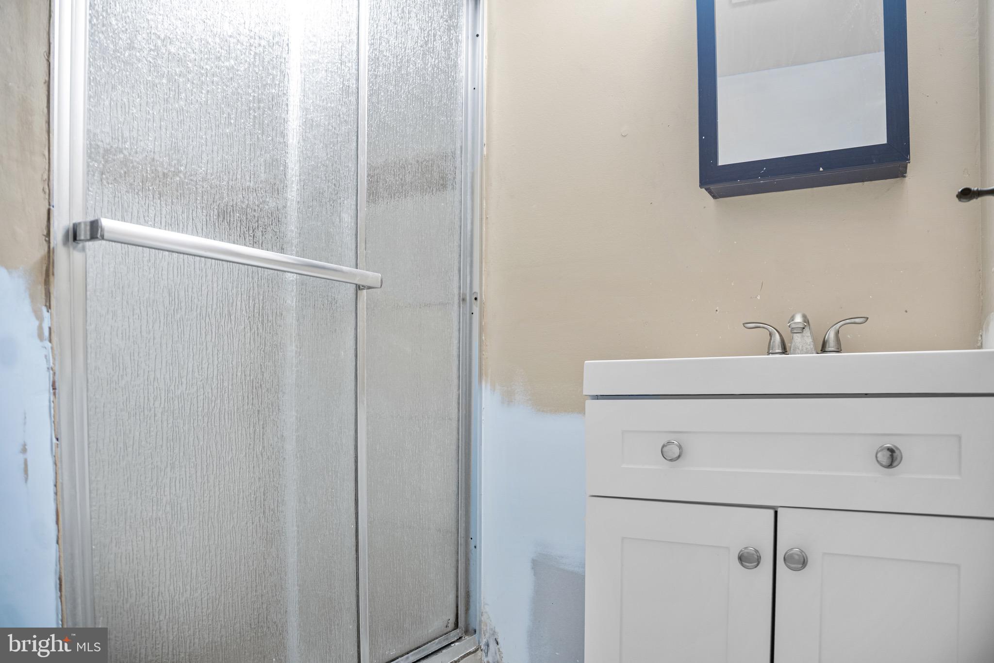 BELLE AMI CONDO-PHASE 1> - Residential Lease