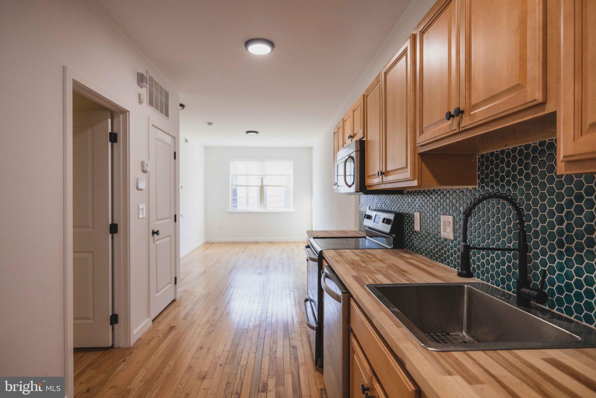 UNIVERSITY CITY - Residential Lease