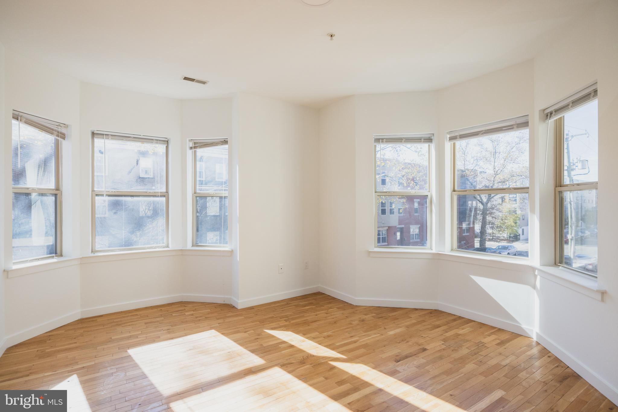 UNIVERSITY CITY - Residential Lease