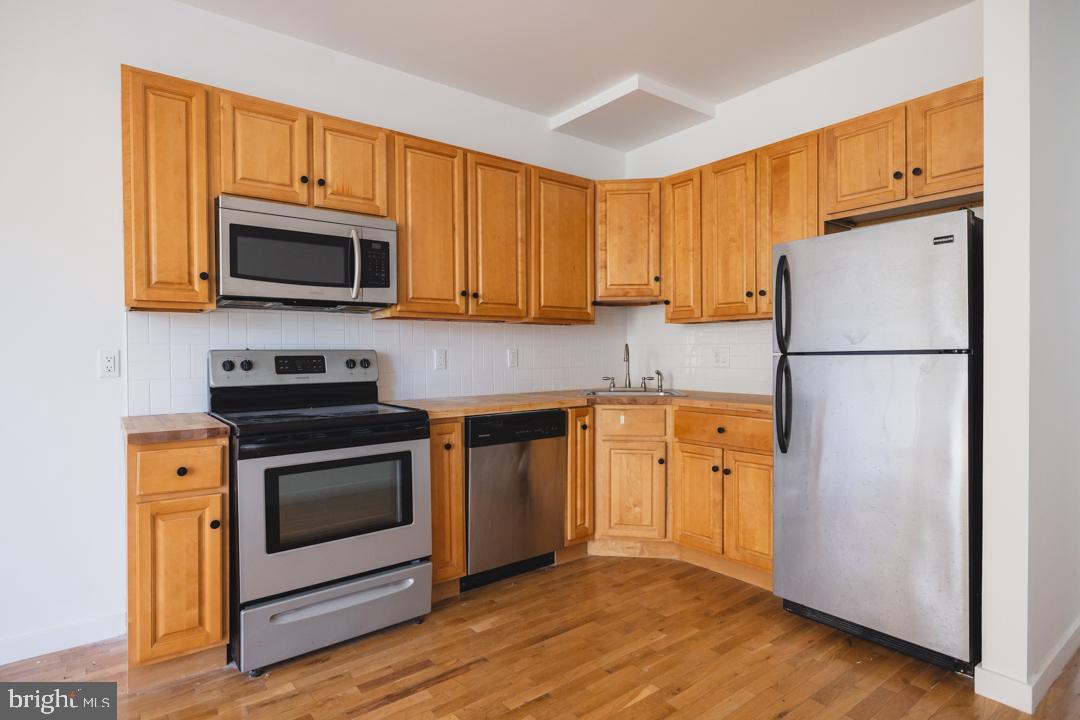 UNIVERSITY CITY - Residential Lease