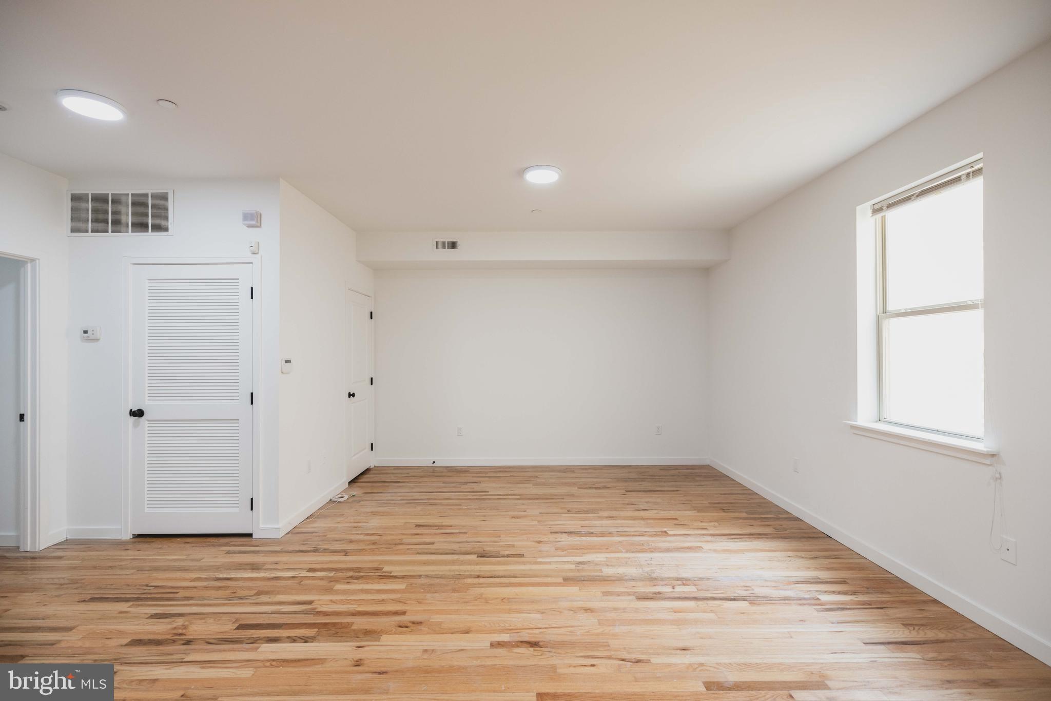 UNIVERSITY CITY - Residential Lease