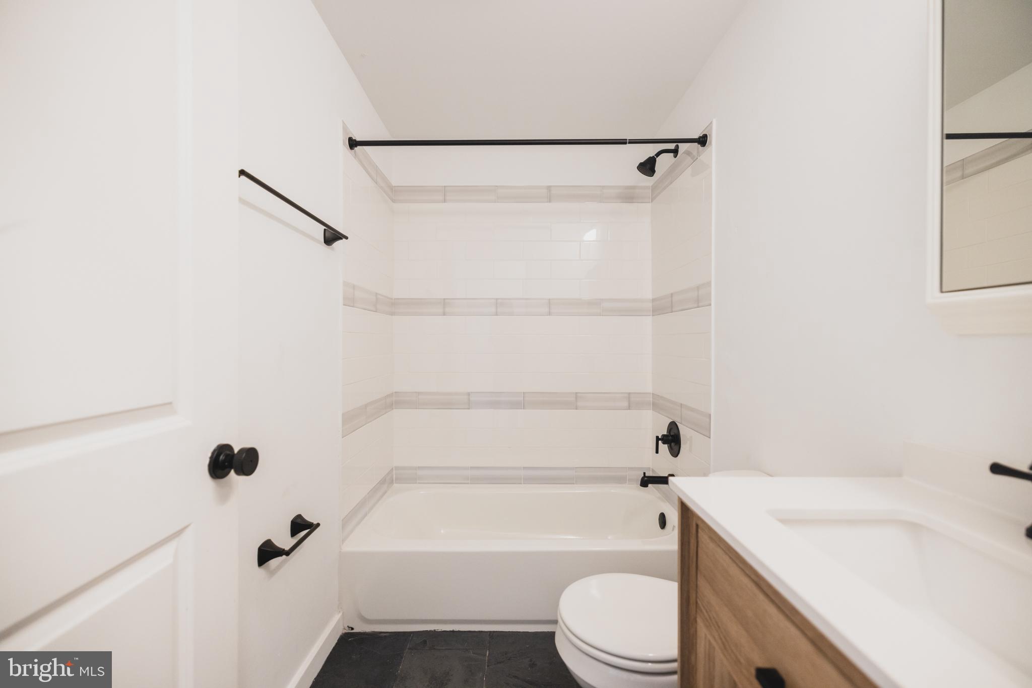 UNIVERSITY CITY - Residential Lease