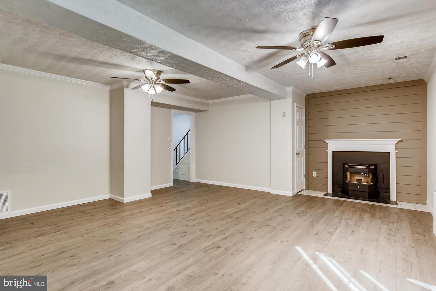 SEVEN COURTS - Residential