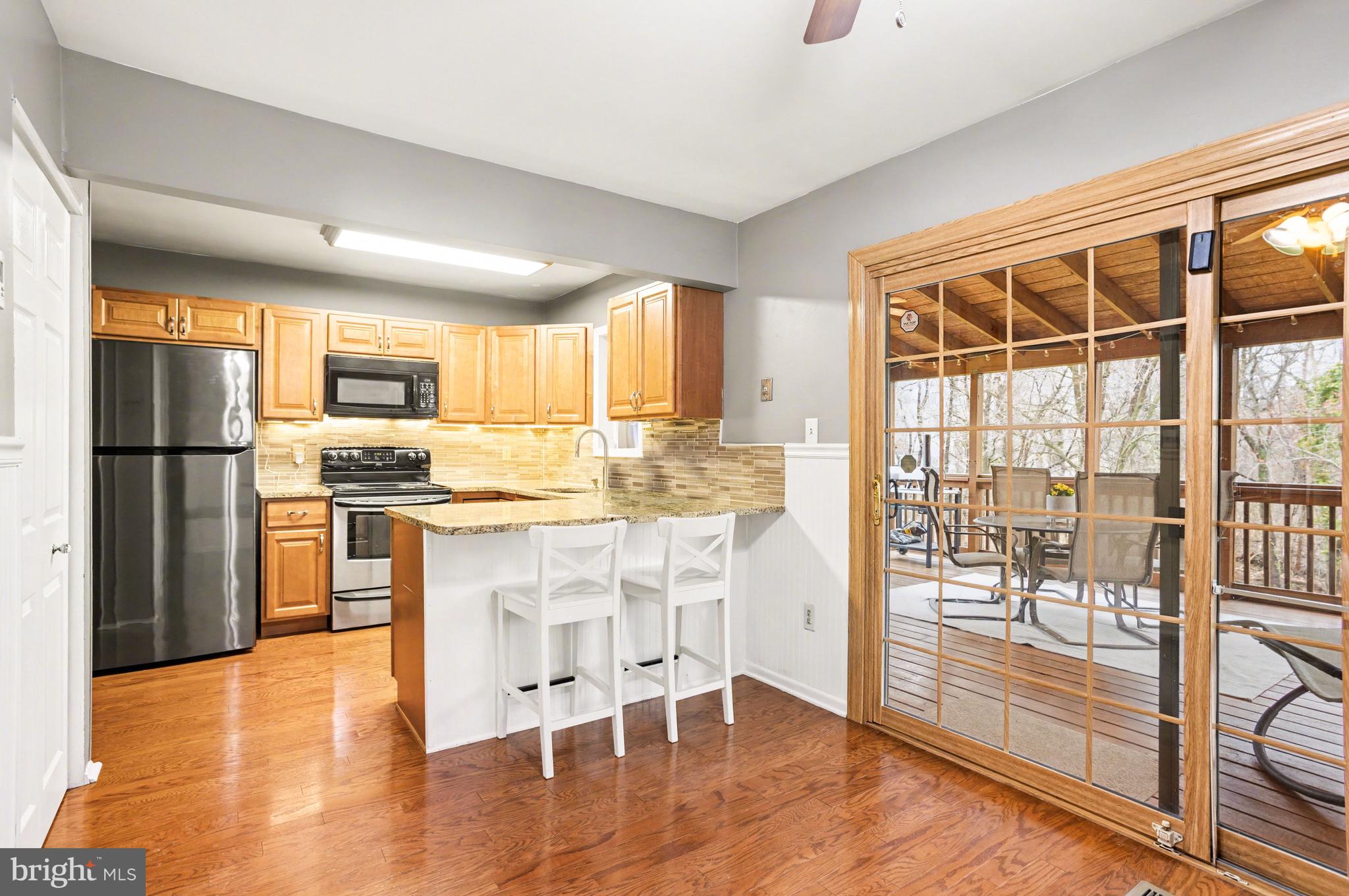 SEVEN COURTS - Residential