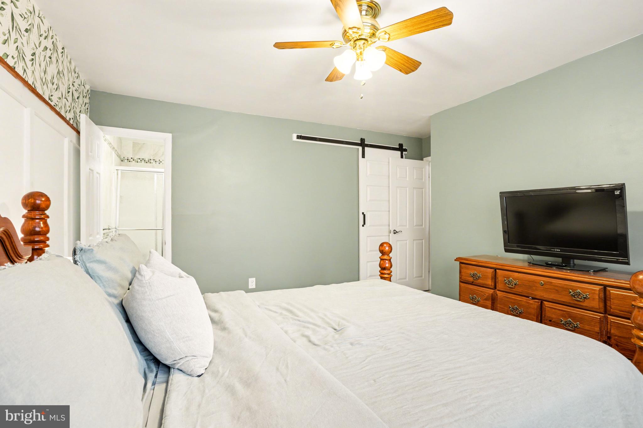 SEVEN COURTS - Residential