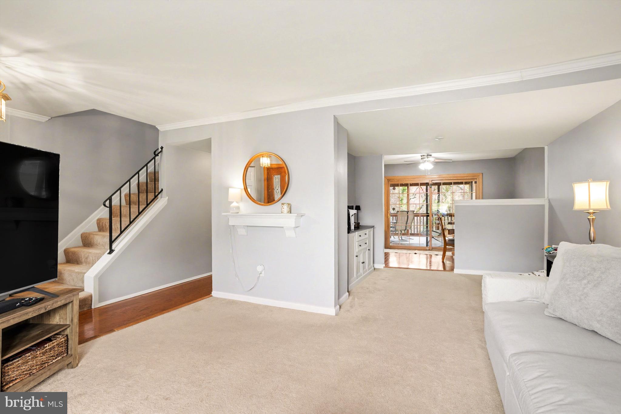 SEVEN COURTS - Residential