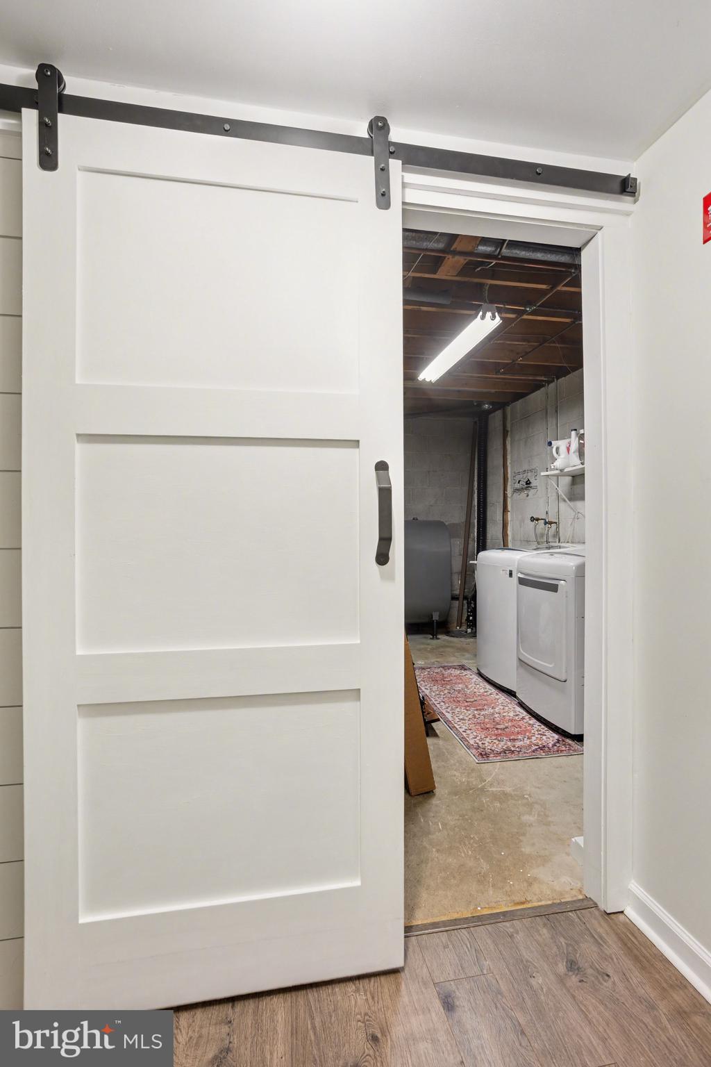 SEVEN COURTS - Residential