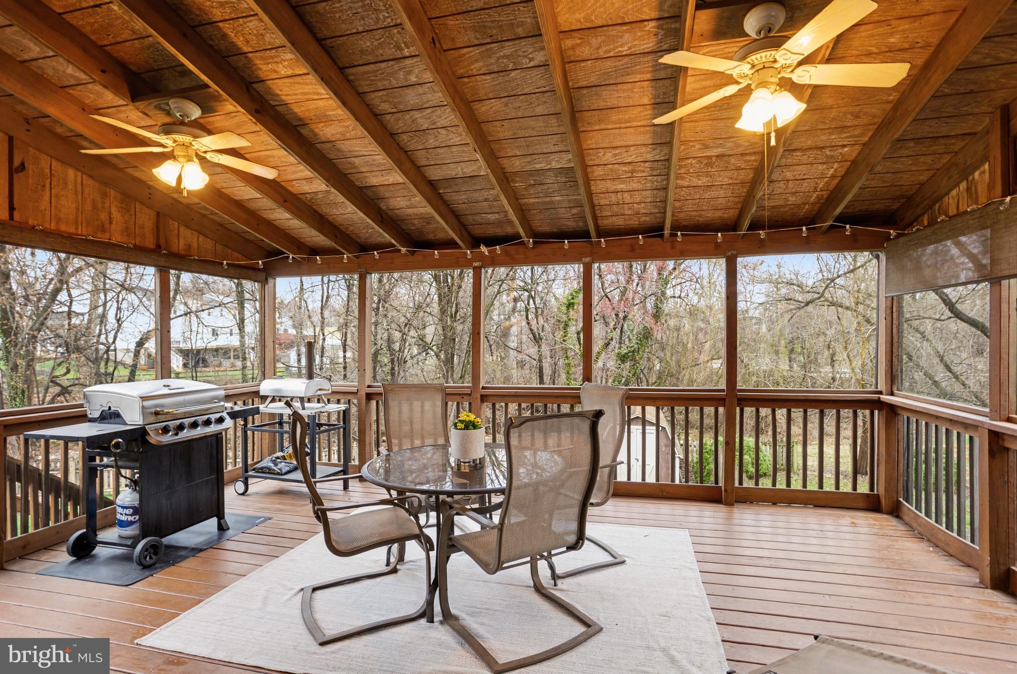 SEVEN COURTS - Residential