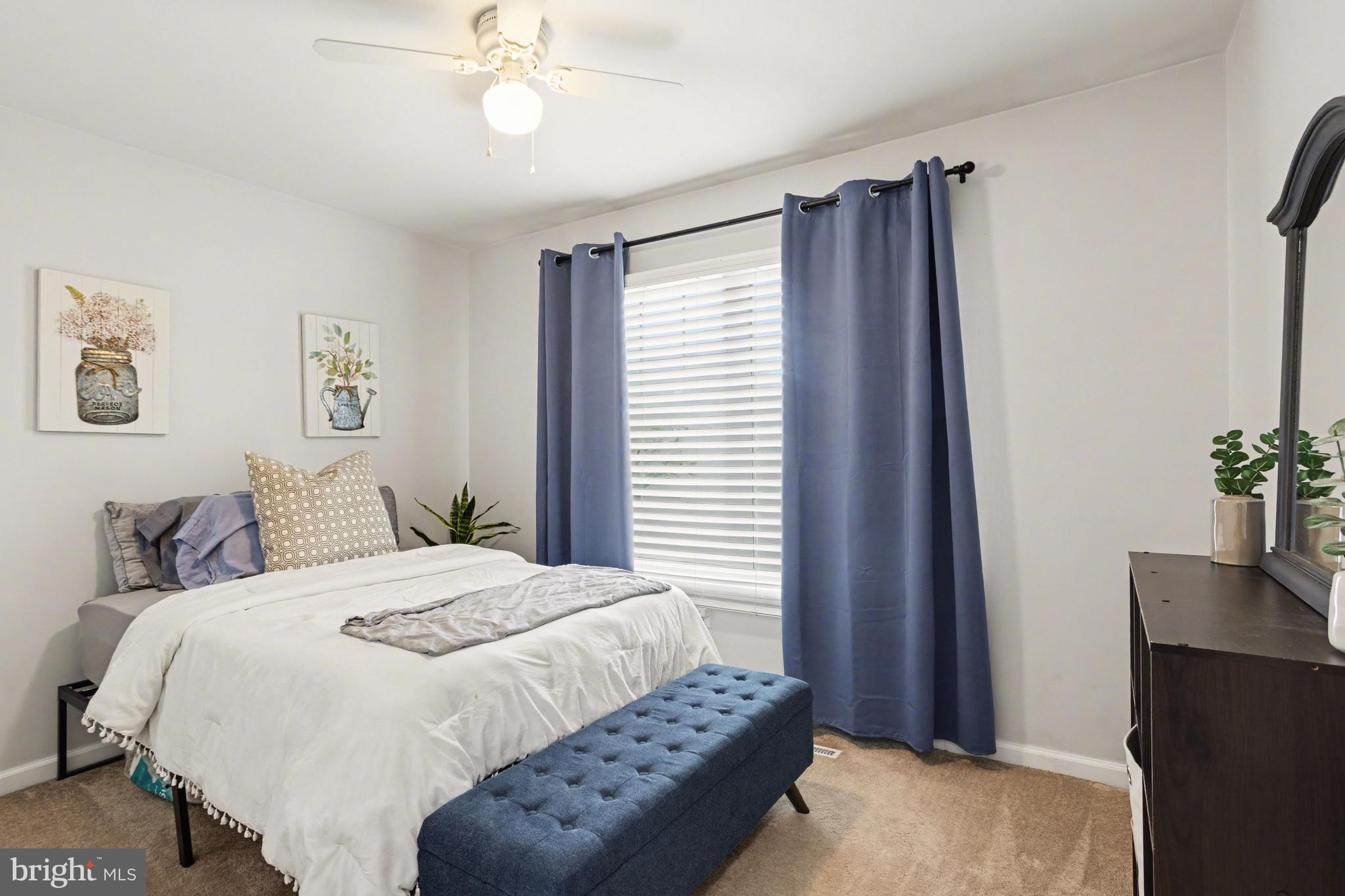 SEVEN COURTS - Residential