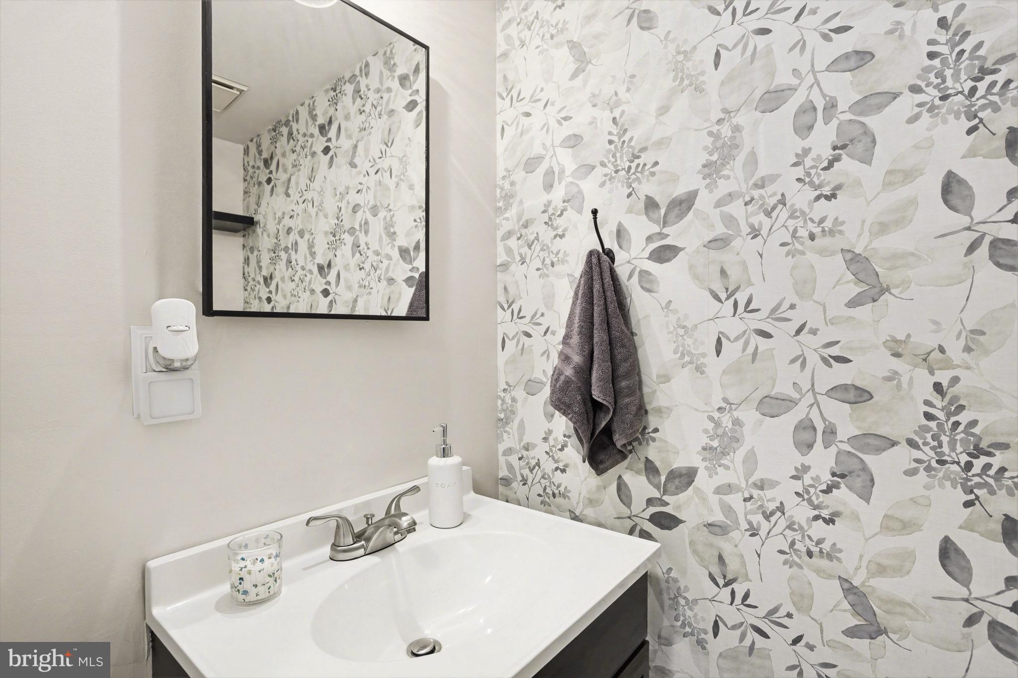 SEVEN COURTS - Residential