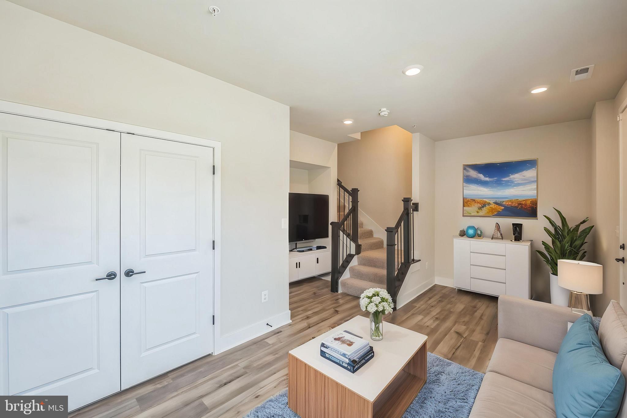 MEDFIELD - Residential