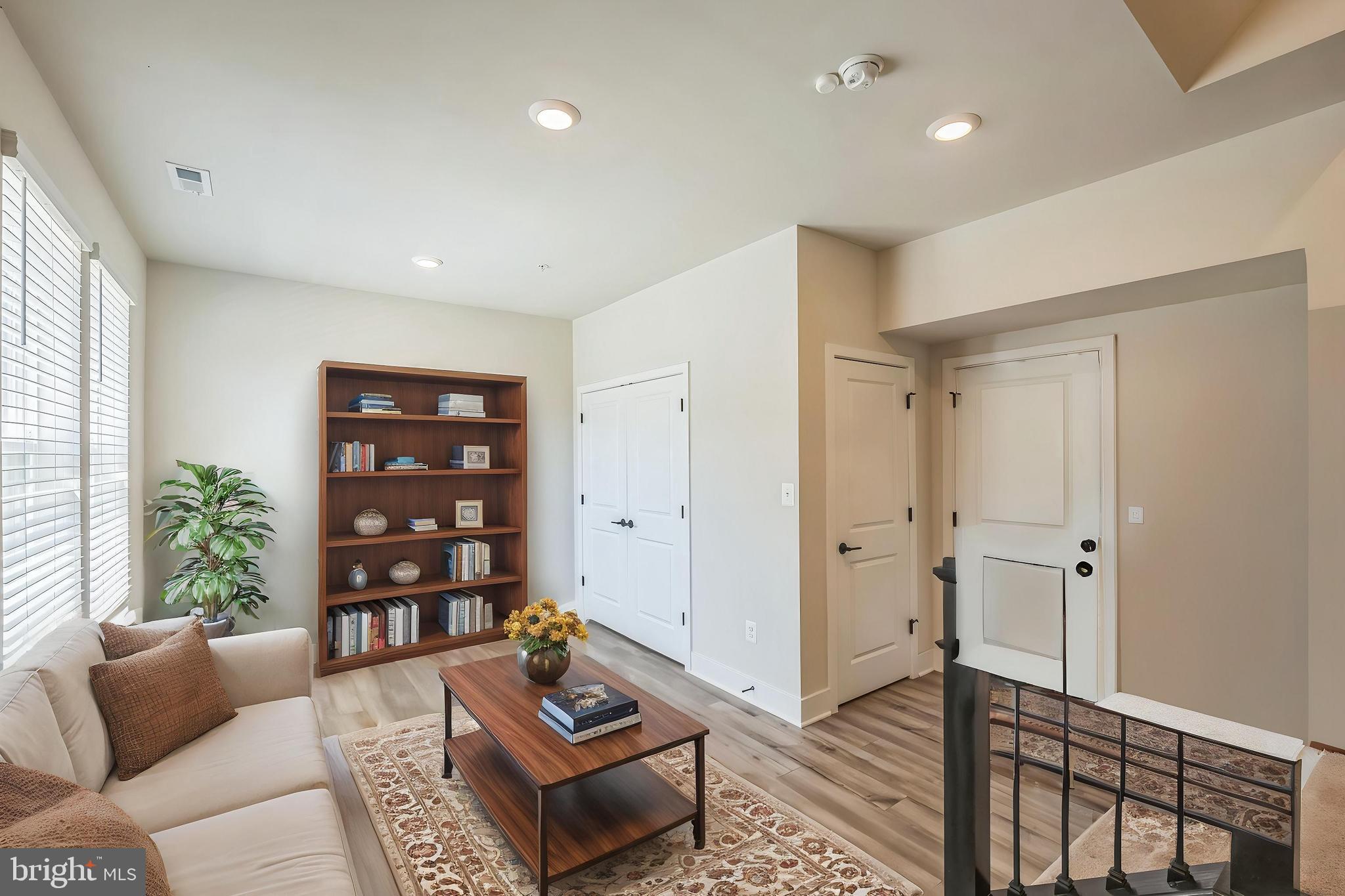 MEDFIELD - Residential