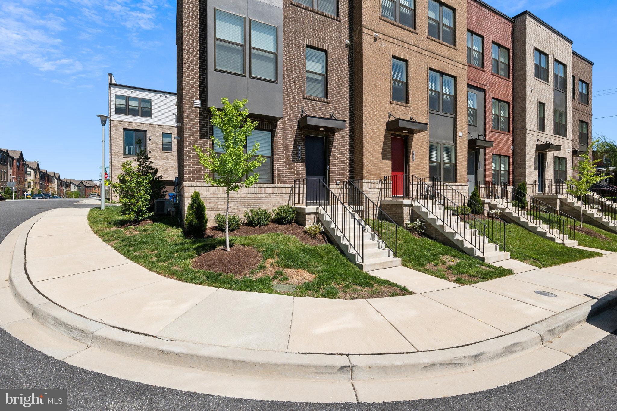 MEDFIELD - Residential