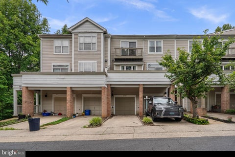 Townhouse For Sale - 10345 Royal Woods Court<br/> MONTGOMERY VILLAGE, MD 20886