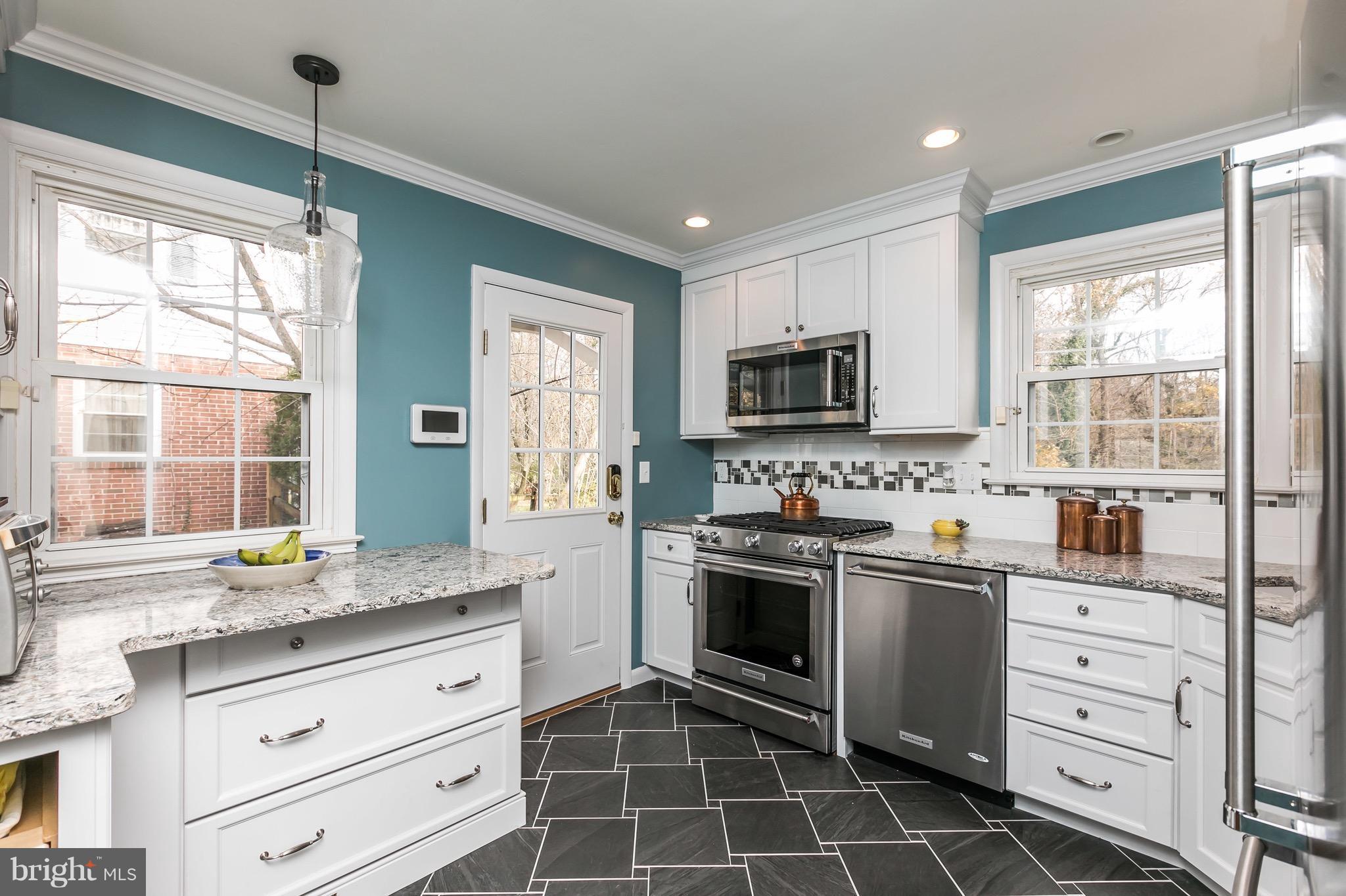 VILLA VUE EAST - Residential