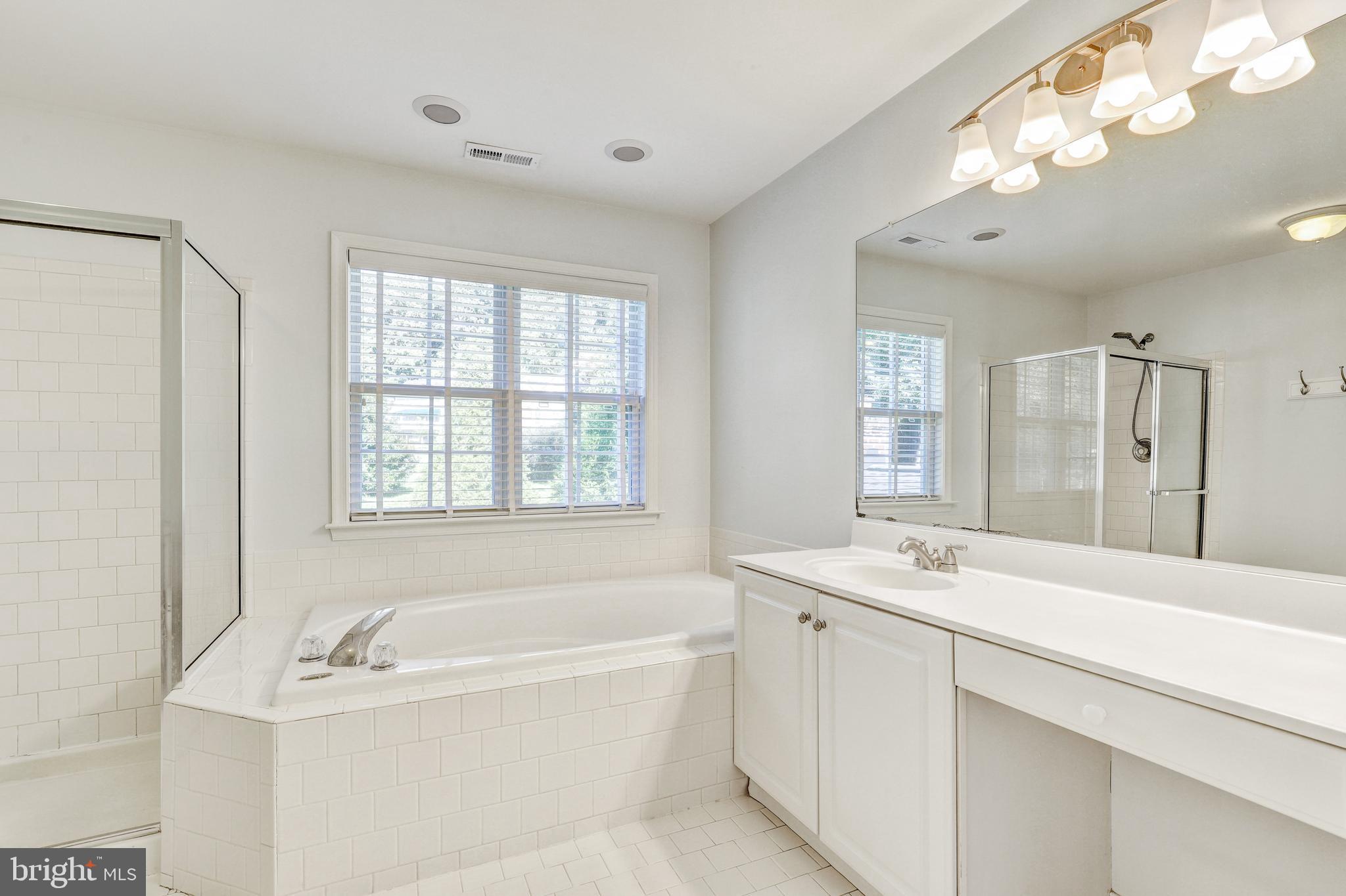 HUNTERS RUN - Residential