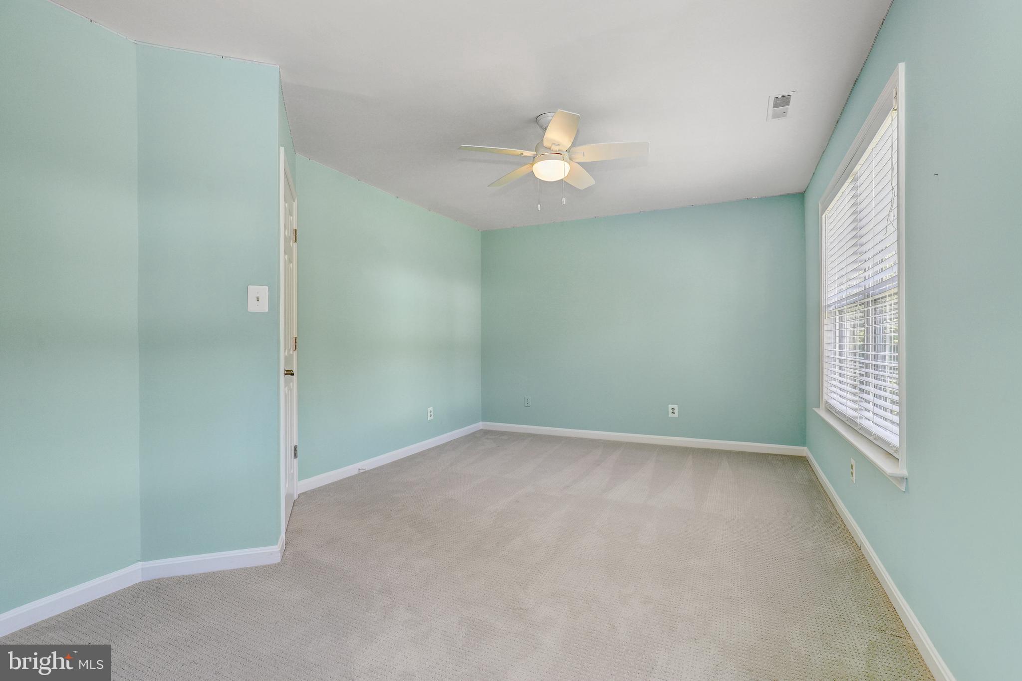 HUNTERS RUN - Residential