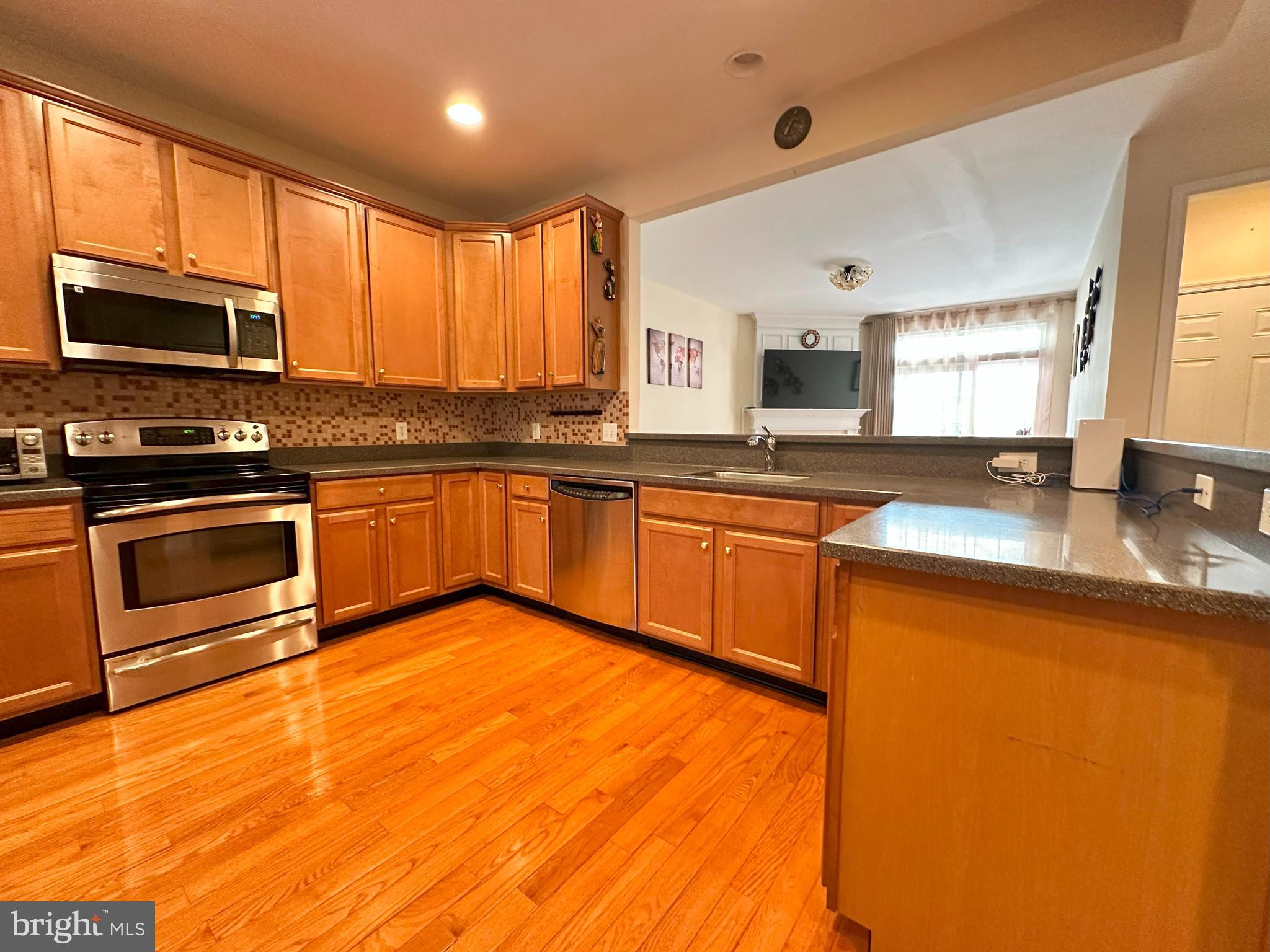 BEDMINSTER SQUARE - Residential Lease