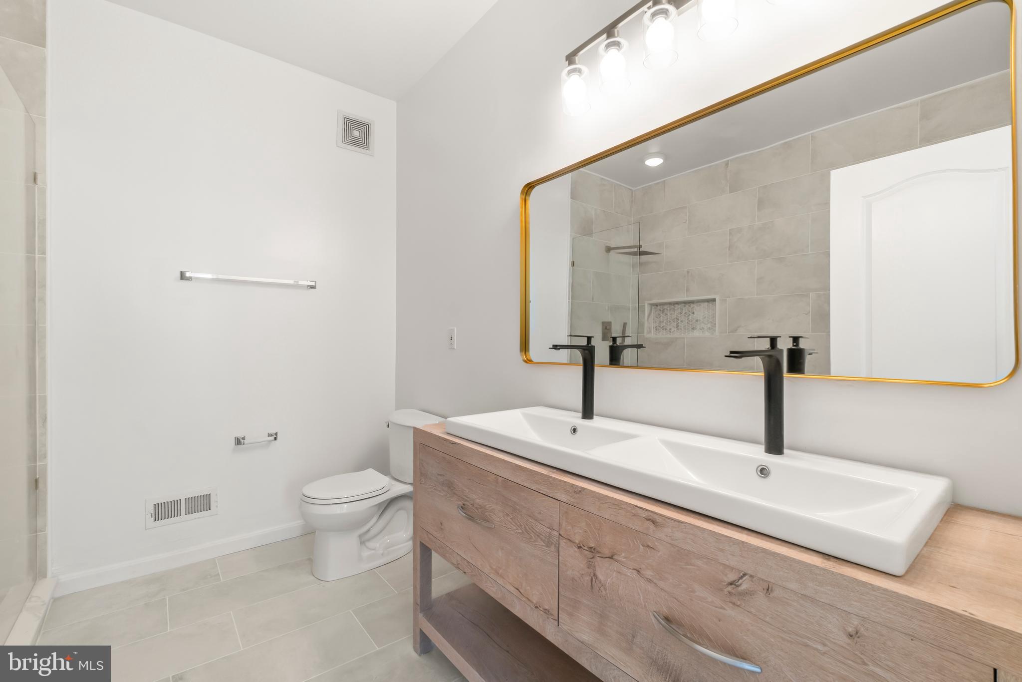 KENTLANDS - Residential