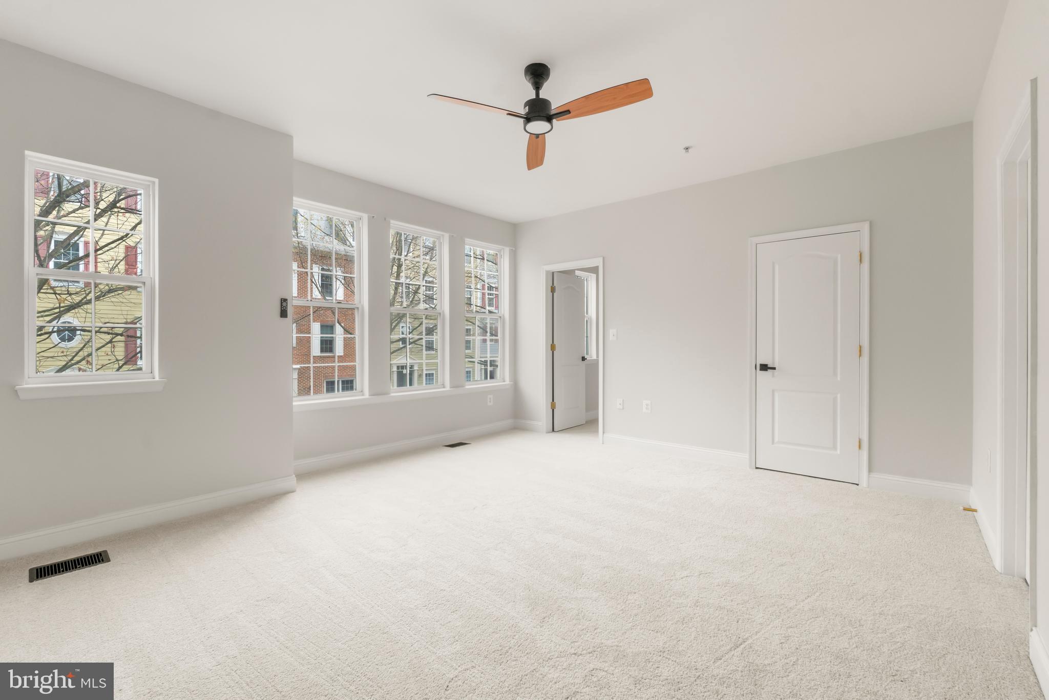 KENTLANDS - Residential