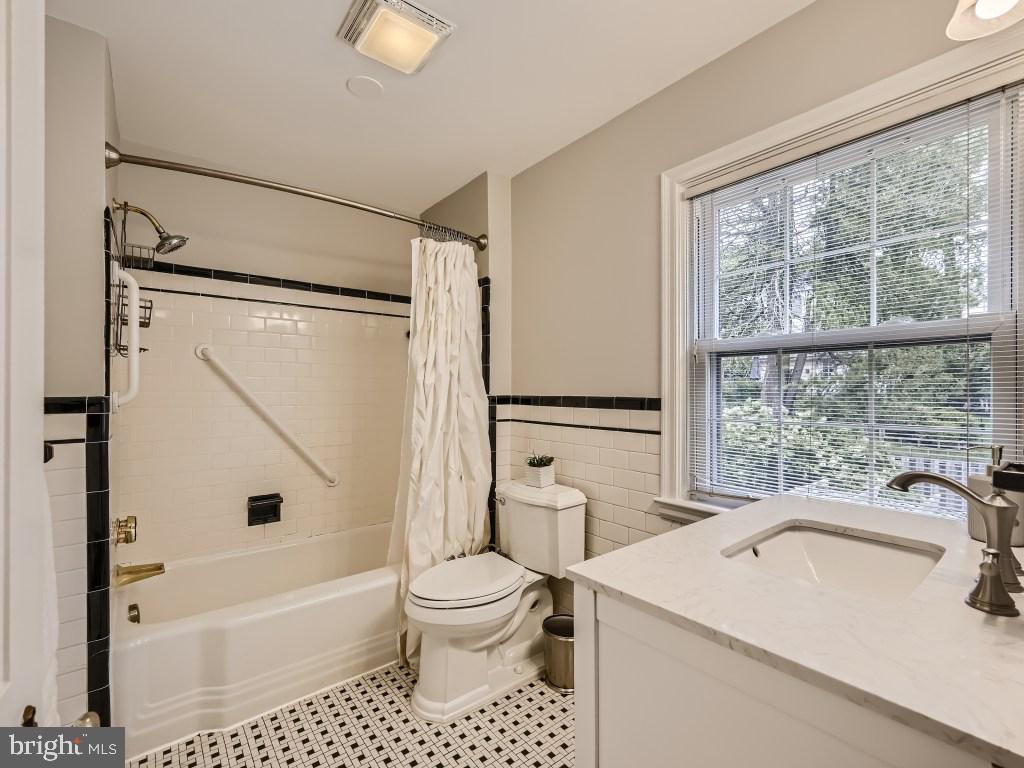 WEST TOWSON - Residential Lease