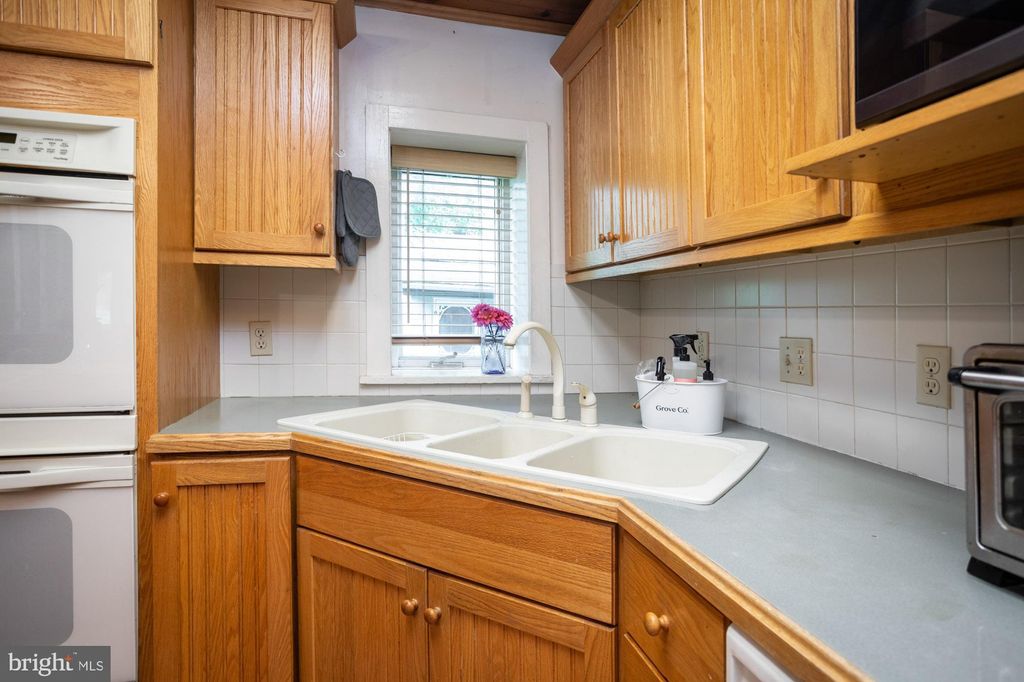listing image 83