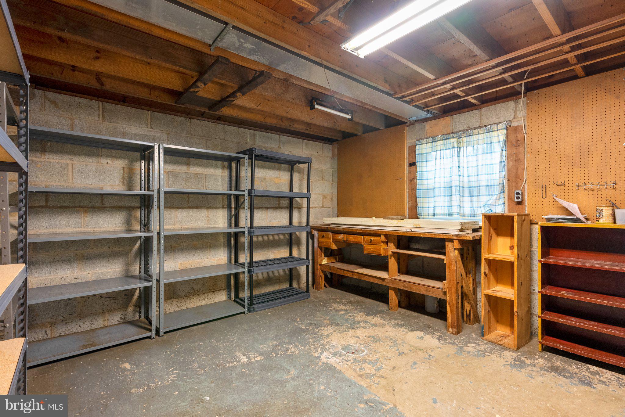 HILLMEADE MANOR - Residential