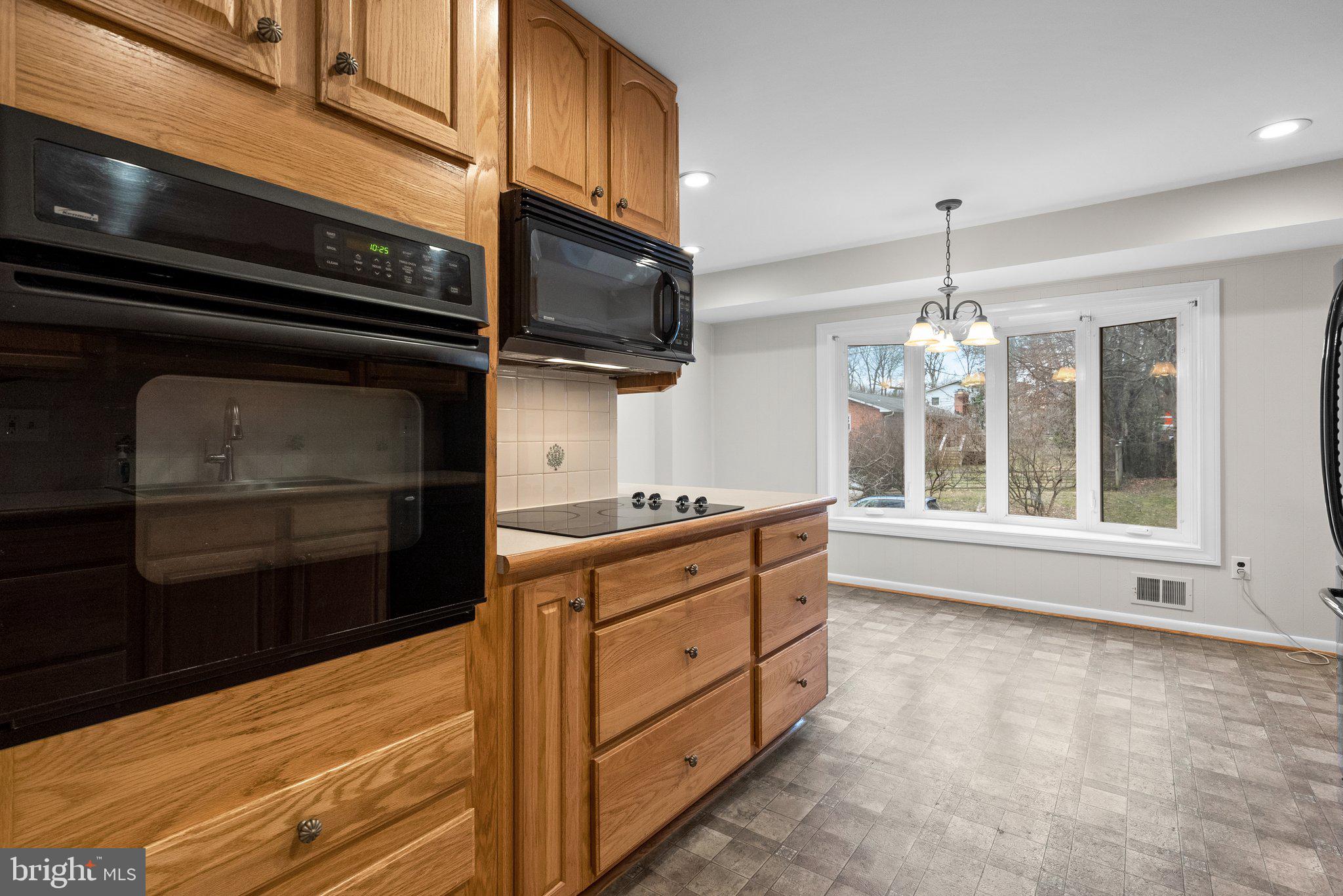 HILLMEADE MANOR - Residential