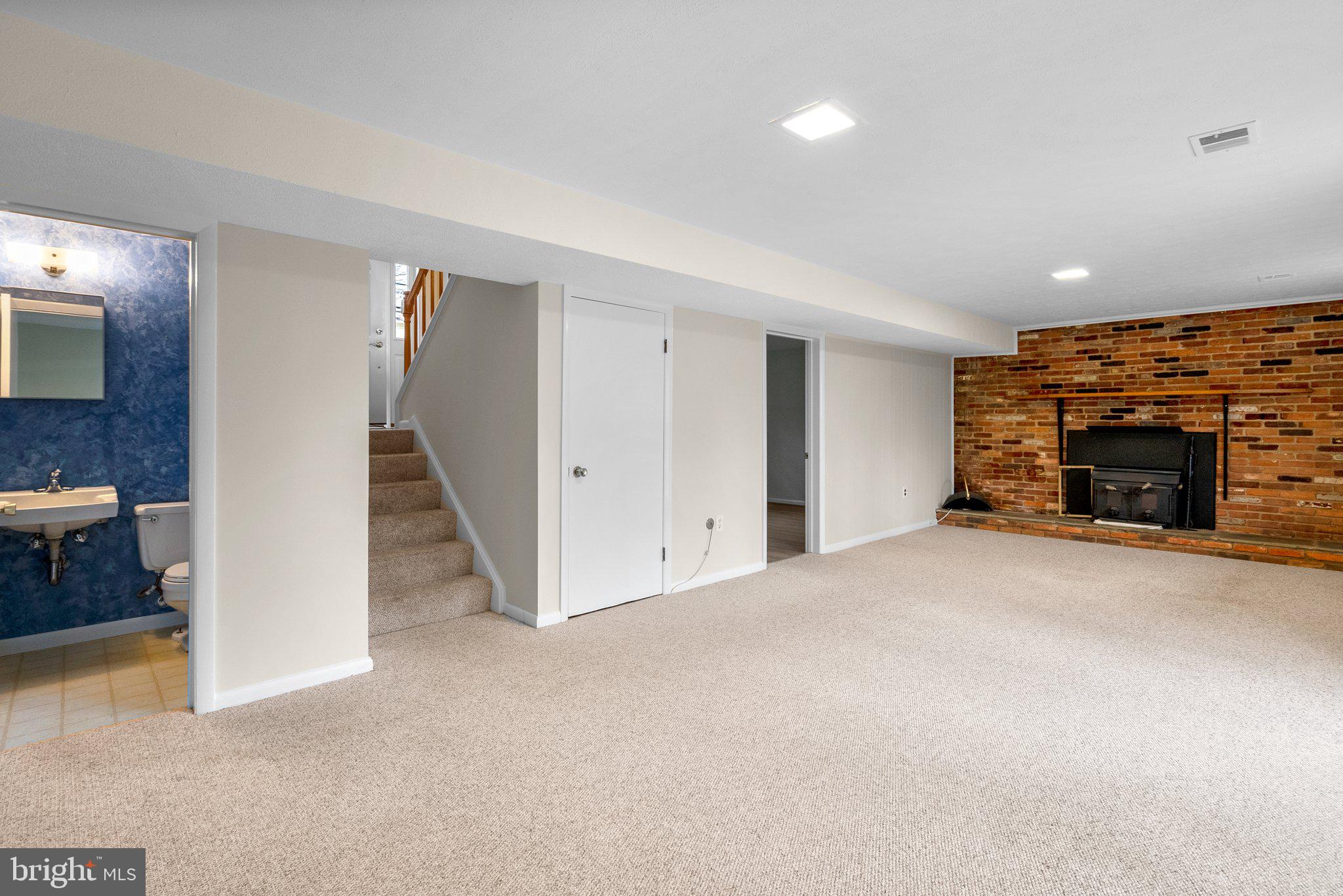 HILLMEADE MANOR - Residential