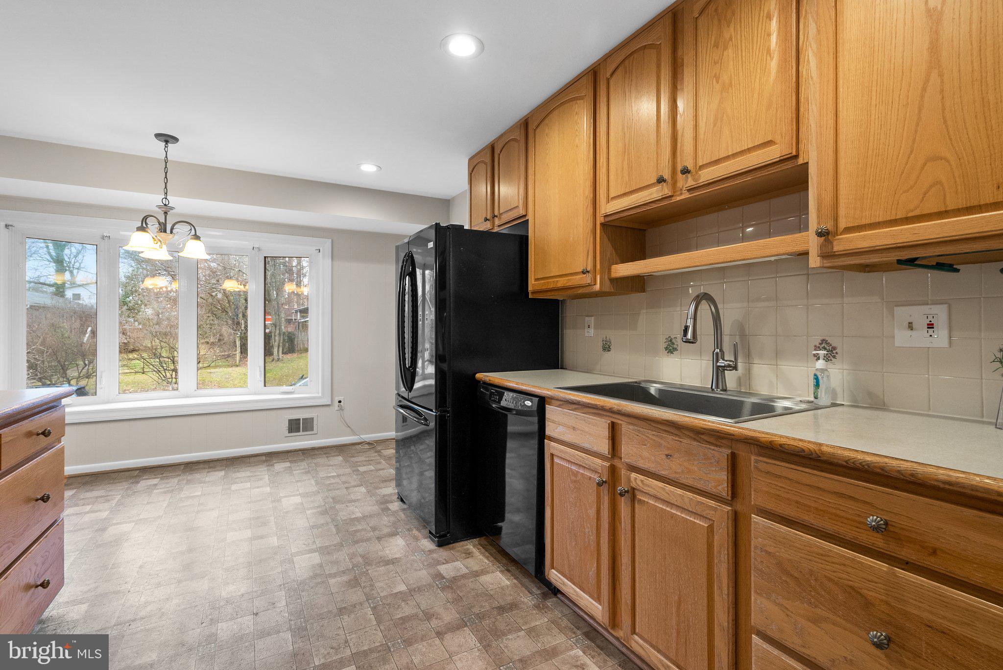 HILLMEADE MANOR - Residential