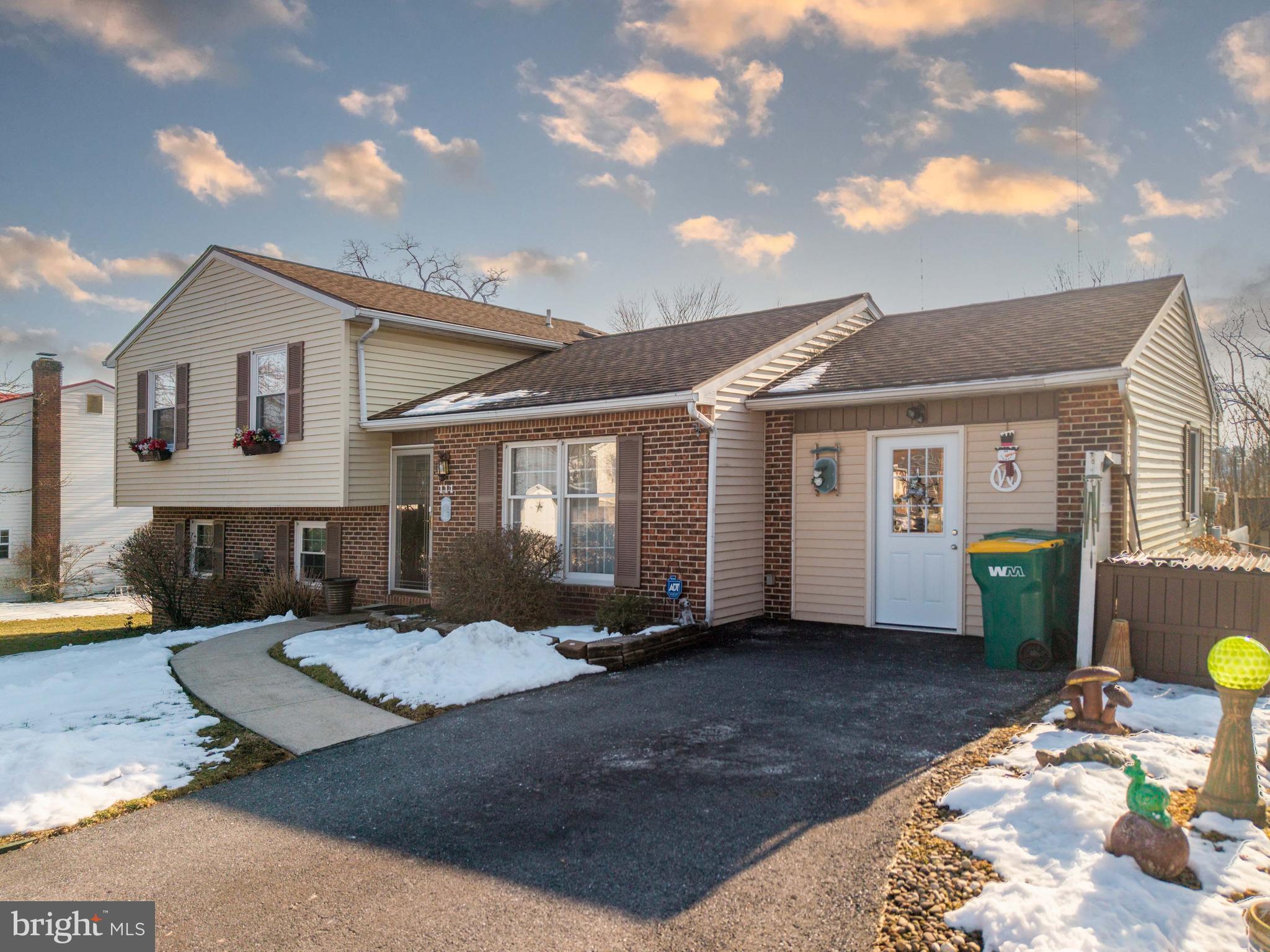 MOUNTAIN VIEW ESTATES - Residential