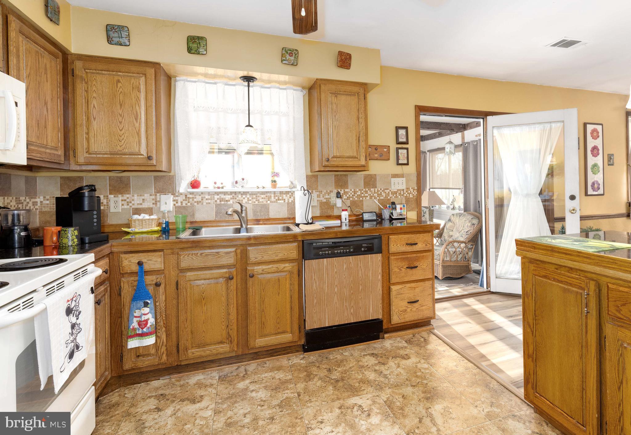 MOUNTAIN VIEW ESTATES - Residential