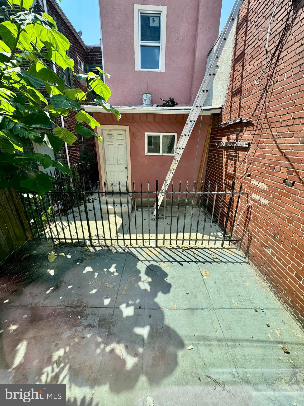 KENSINGTON - Residential Lease