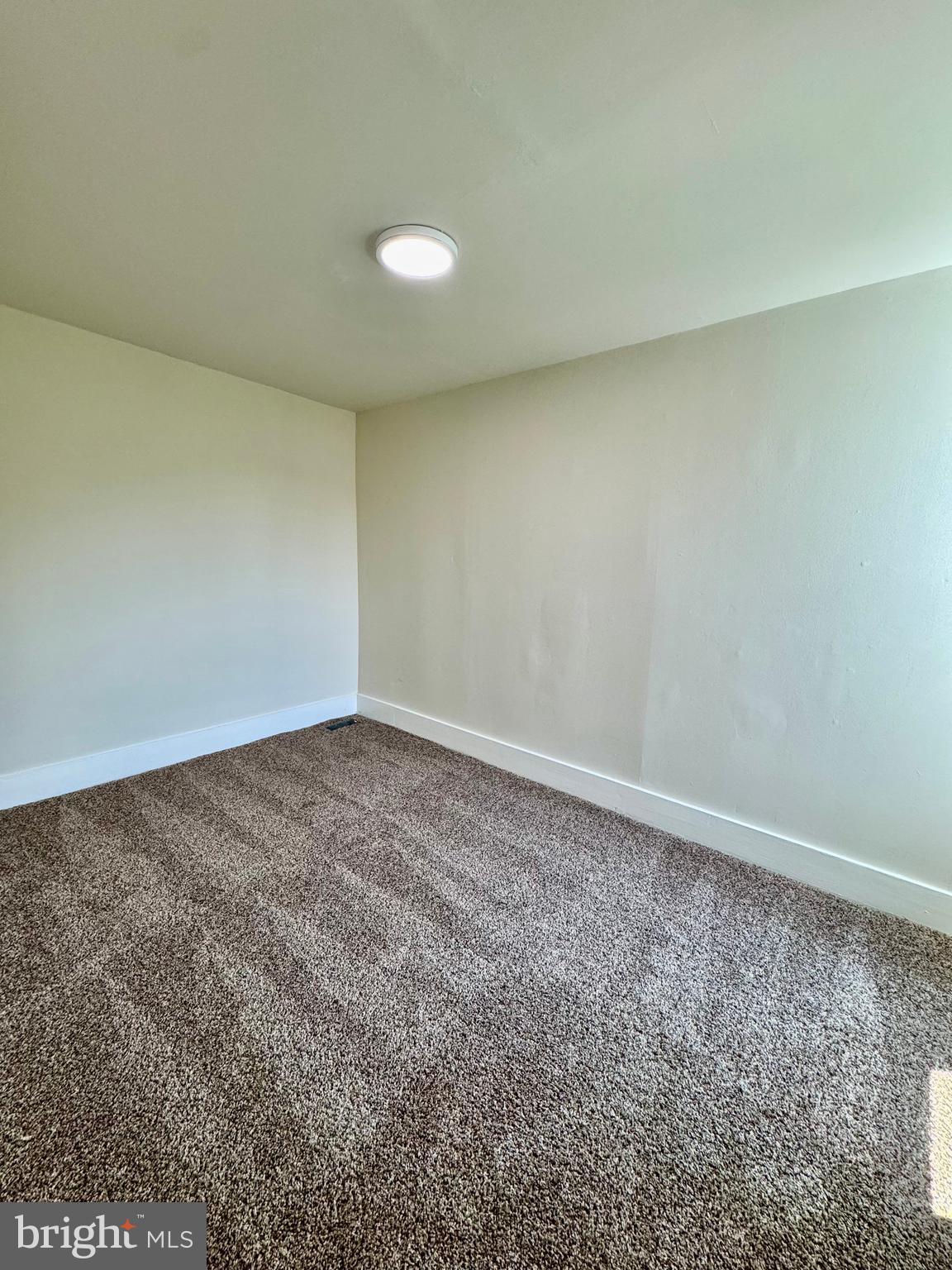 KENSINGTON - Residential Lease