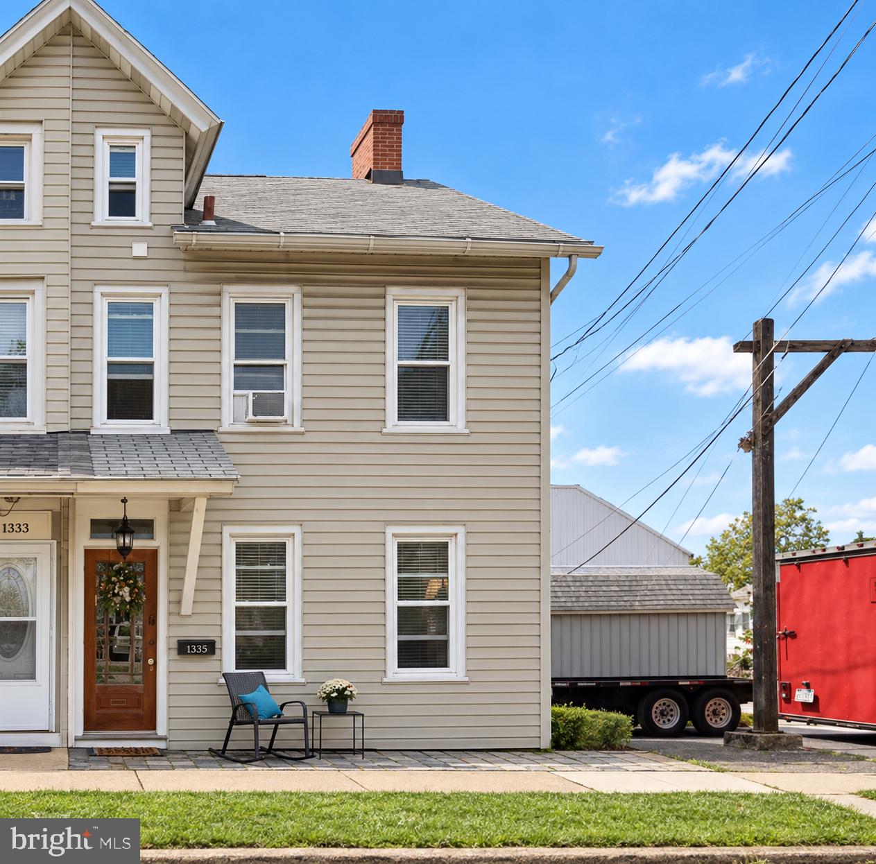 1335 CENTER STREET