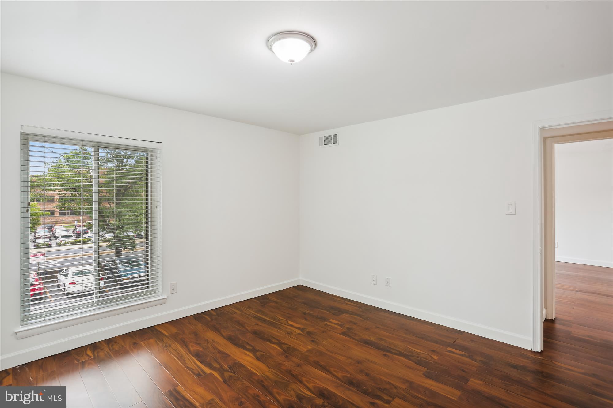 ROCKVILLE - Residential