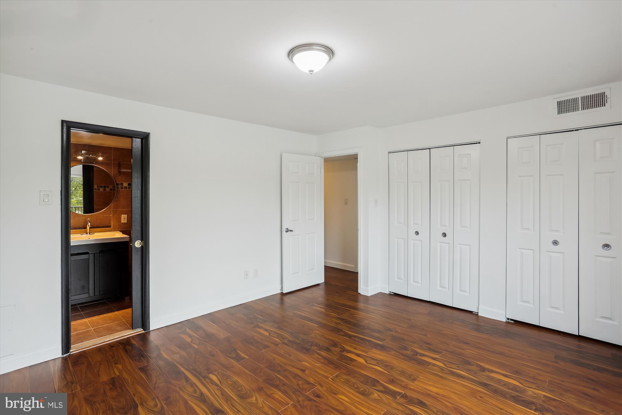 ROCKVILLE - Residential