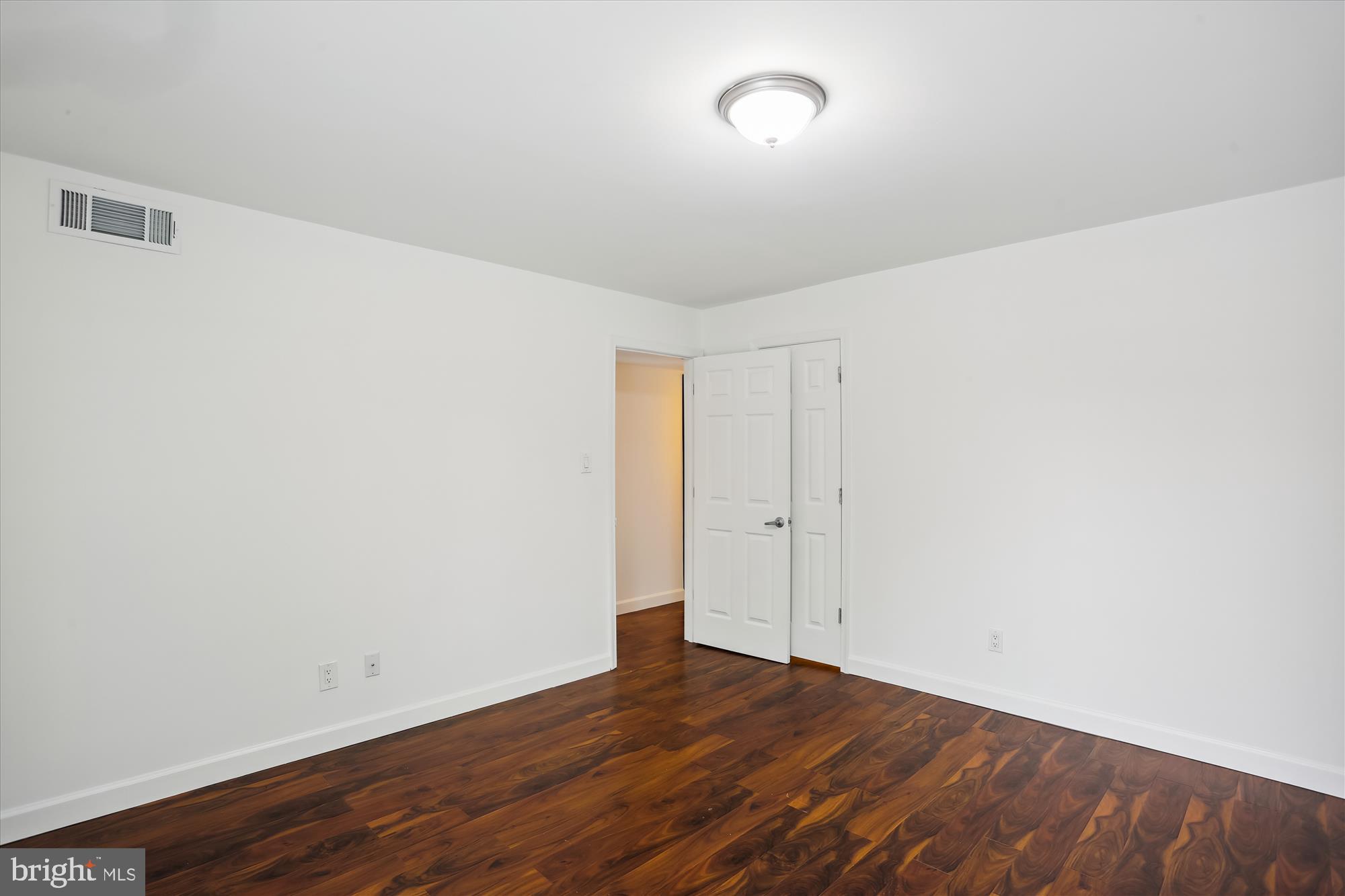 ROCKVILLE - Residential