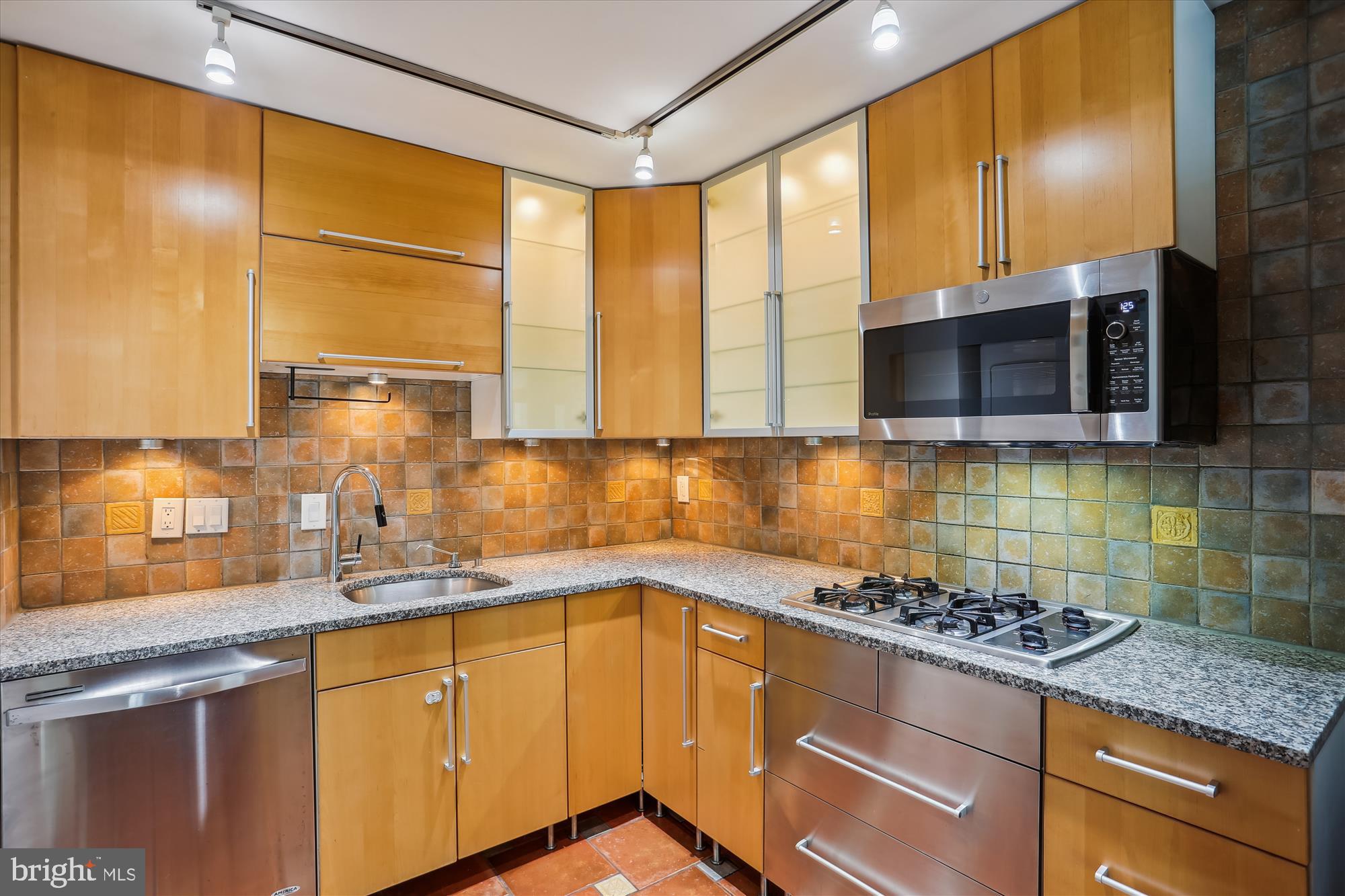 ROCKVILLE - Residential