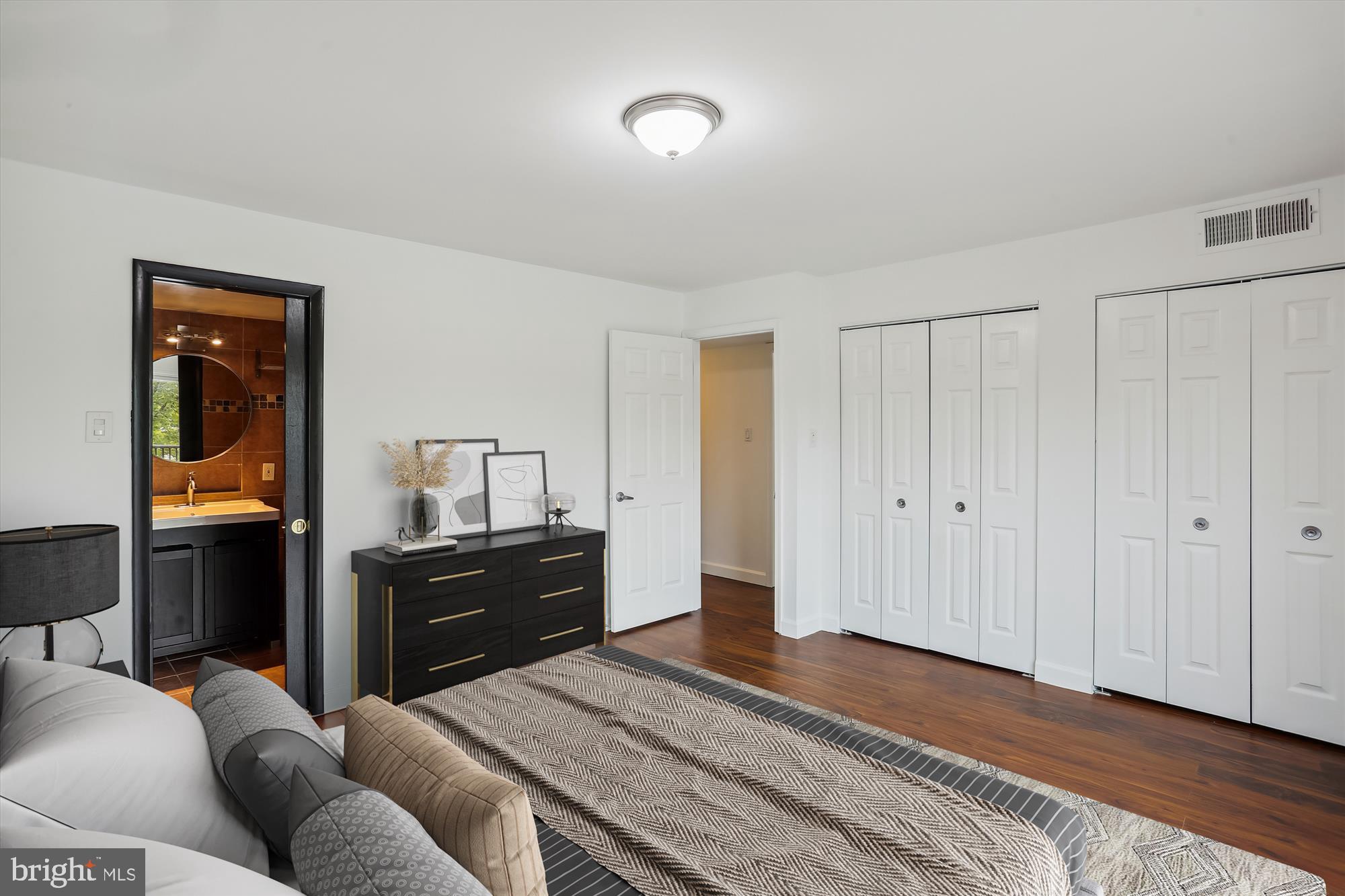 ROCKVILLE - Residential