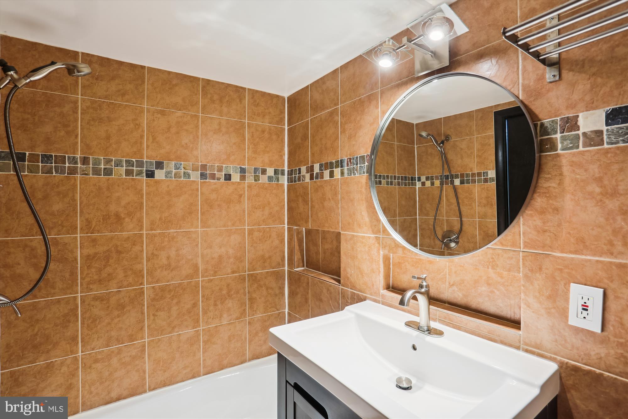 ROCKVILLE - Residential