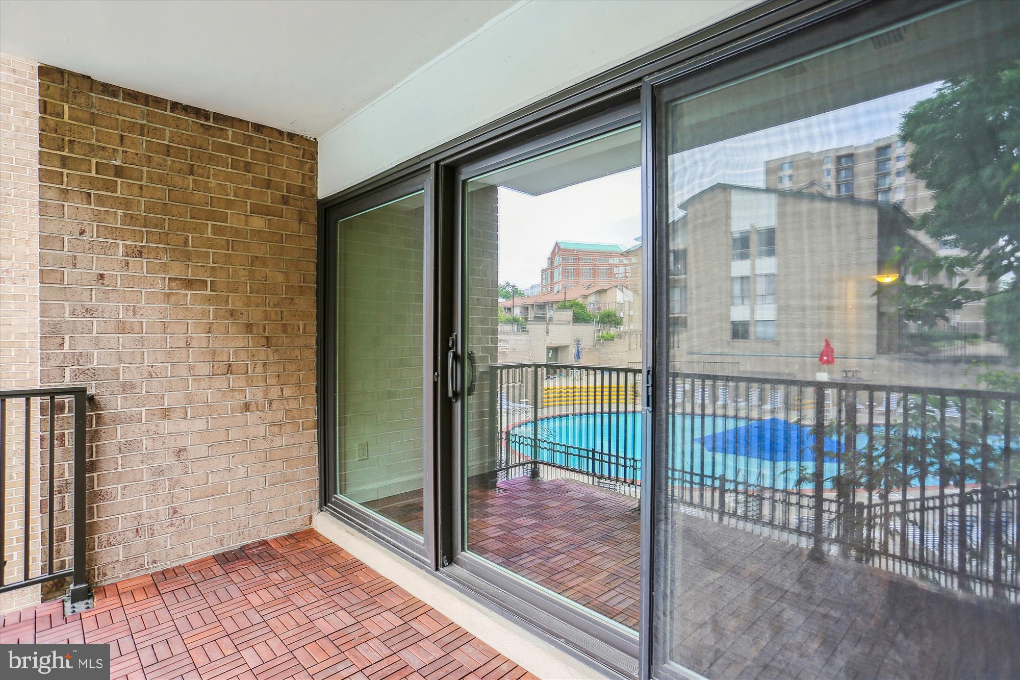 ROCKVILLE - Residential