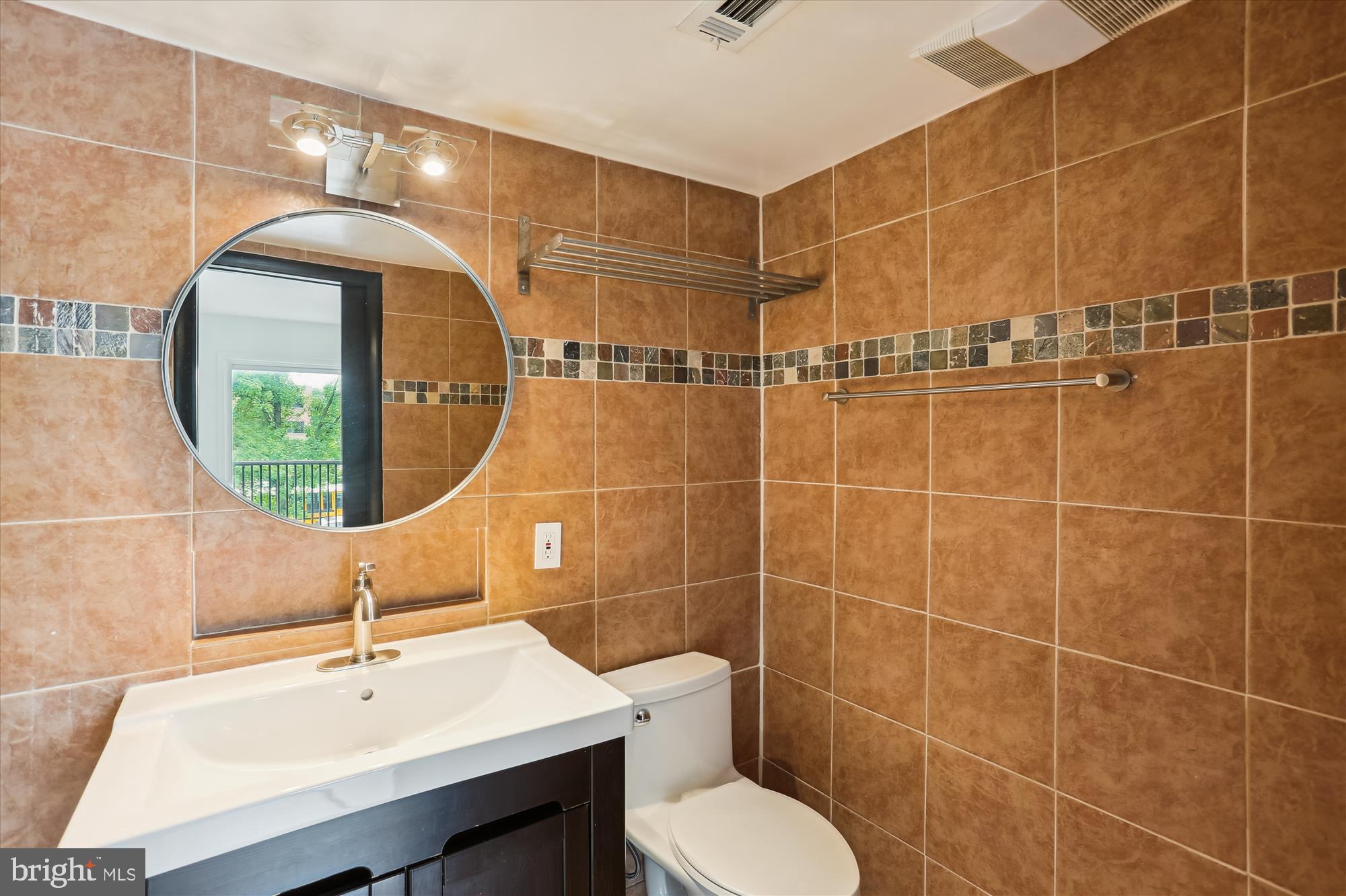 ROCKVILLE - Residential