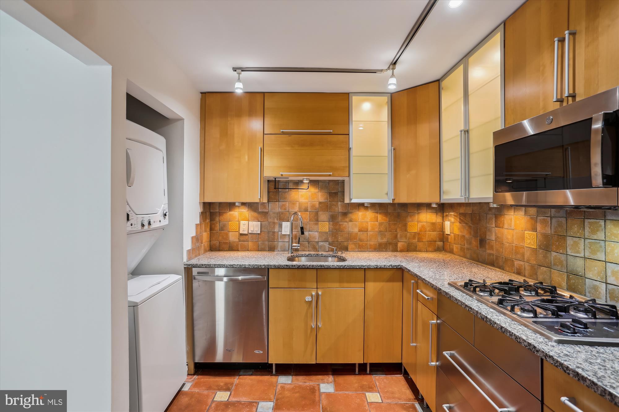 ROCKVILLE - Residential